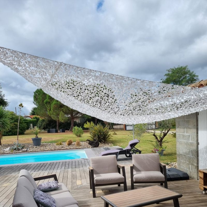 red de camuflaje triangular blanca