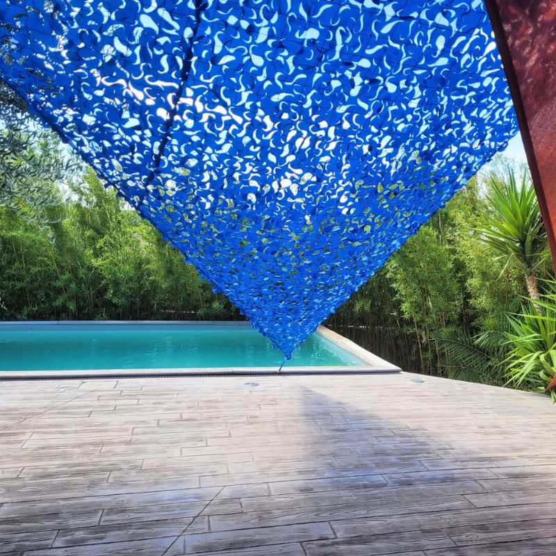Red de camuflaje triangular azul
