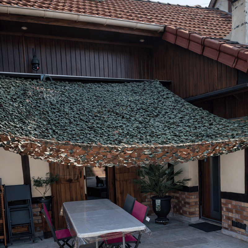 Red militar triangular de camuflaje
